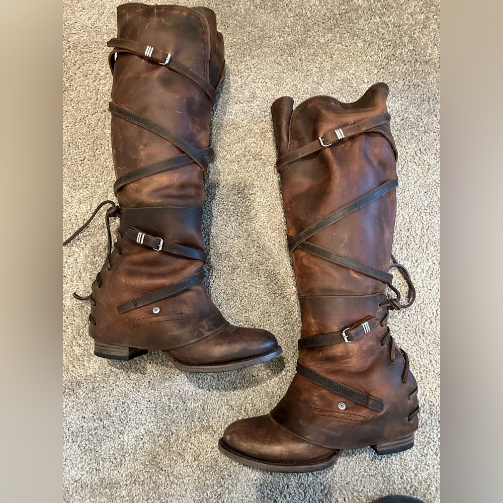 Freebird Cassius brown distressed boots